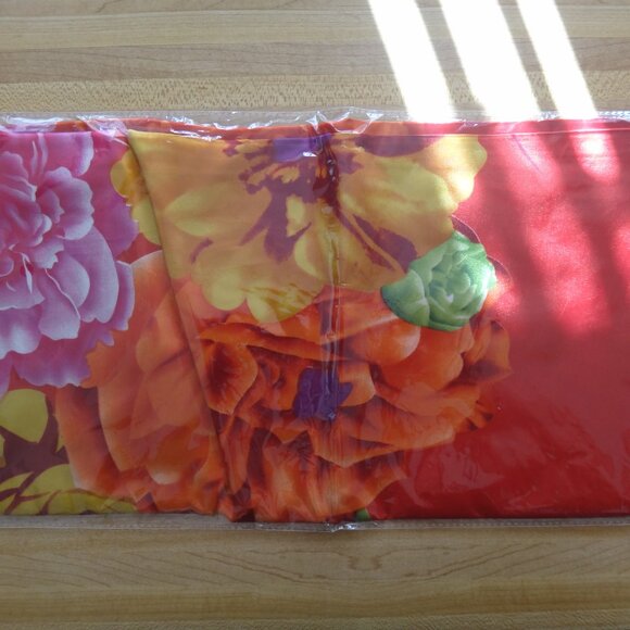 NEW Red Flowers Scarf Square - Picture 5 of 7